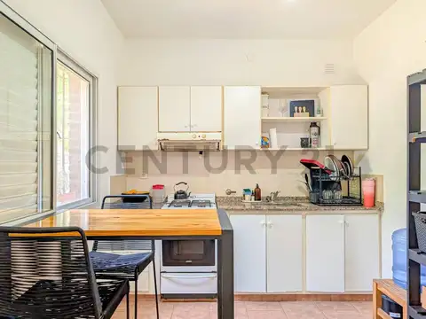 VENTA - CASA - COMPLEJO DE DEPARTAMENTOS - ZAVALLA