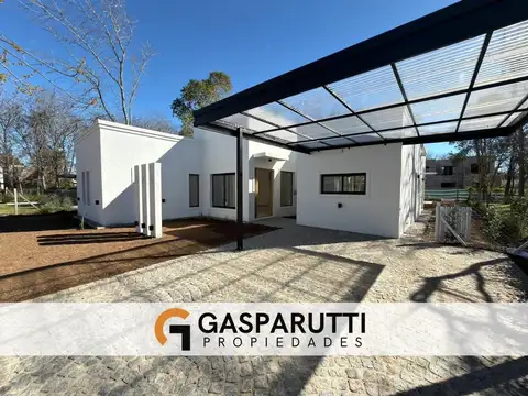 Casa 5 ambientes con 4 baños