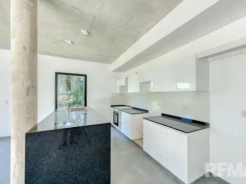 Casa en Venta en Los Pinares Country Club, USD 440.000