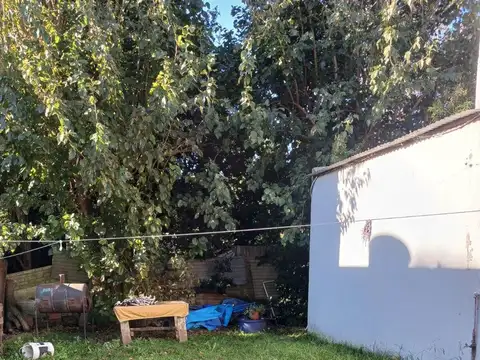 Casa 2 ambientes con 1 baño