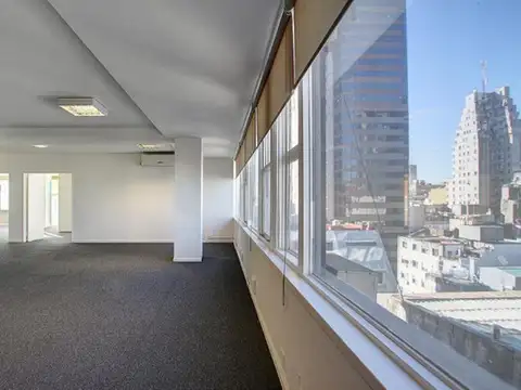 Oficina 10 ambientes con 2 baños