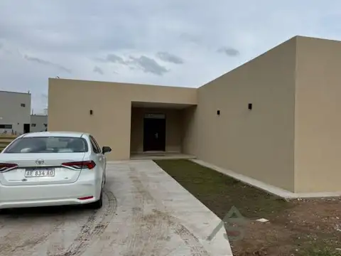 Casa en oportunidad en Barrio el Ensueño