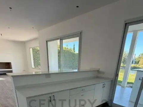 Casa en Venta 6 ambientes al agua - El Canton Norte, Escobar