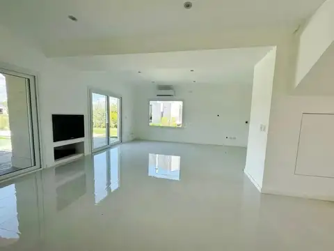 Casa en Alquiler de 3 dormitorios