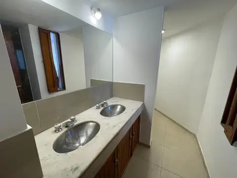 Casa 3 ambientes con 2 baños