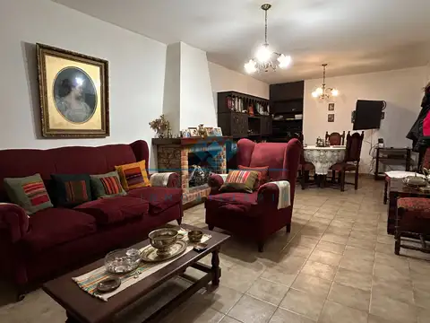 VENTA – CASA 3 DORMITORIOS + AMPLIO QUINCHO – JESÚS MARÍA