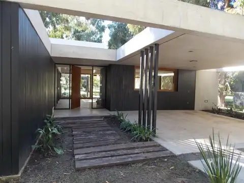 Casa en Alquiler al Oeste