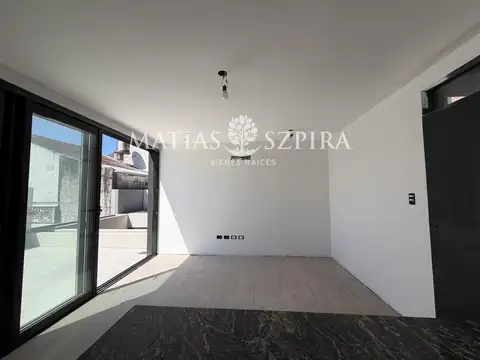 Casa en Alquiler con 1 cochera