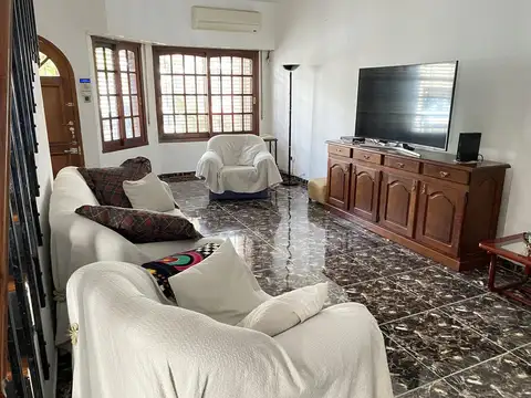 Casa en Venta en Mataderos, USD 249.900