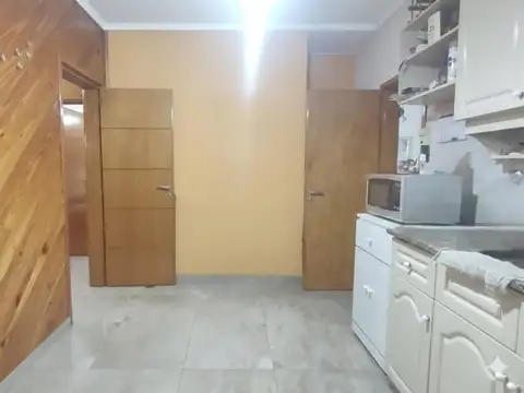Casa en Venta 3 Ambientes Garaje Fondo Quincho Morón