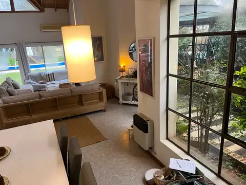Casa 5 ambientes con 1 baño