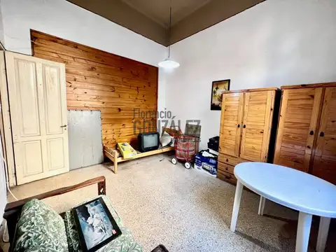 VENTA CASA 5 AMBIENTES EN LINIERS CON PATIO 8.67 x 10.84