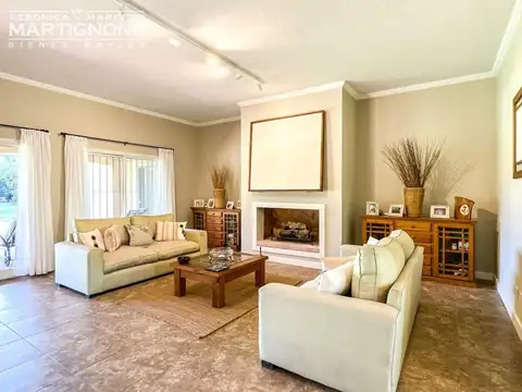 Casa 5 ambientes con 3 baños