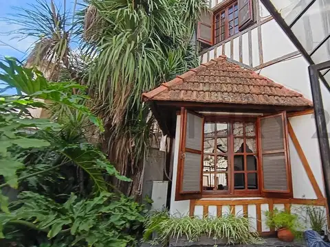Venta Casa 3 Dormitorios Pileta Lote Propio Flores