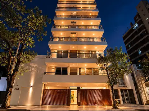 MONOAMBIENTE EN VENTA CON COCHERA - Calle 8 e/ 38 y 39  La Plata