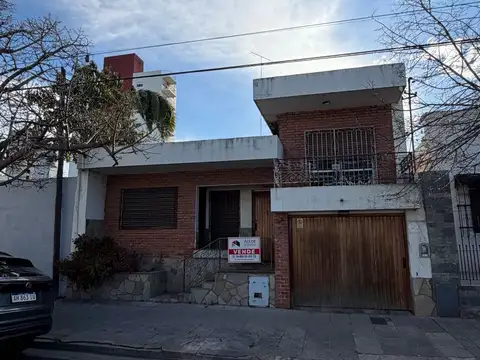 Casa a reciclar en zona centrica a la venta