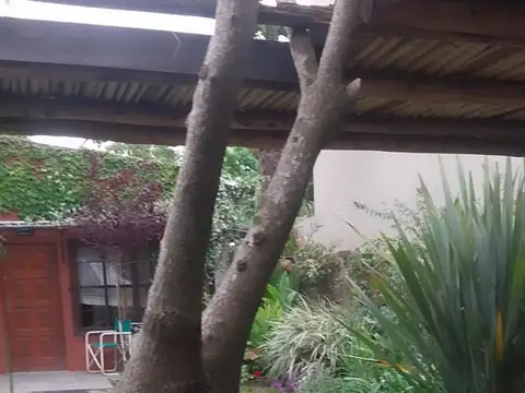 Casa en Alquiler en Manuel B Gonnet, $ 800.000