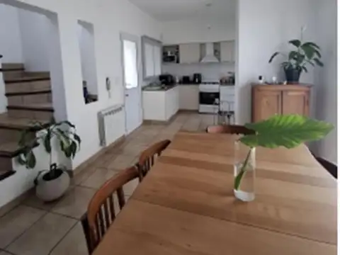 Muy lindo duplex Vta 2 dor asad Iriarte y Av Incas G. Bourg