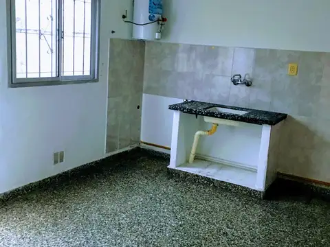 DEPARTAMENTO 2 AMBIENTES CON PATIO