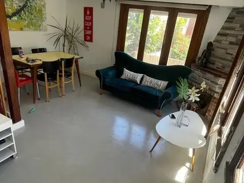 Depto Tipo Casa 4 ambientes con 2 baños