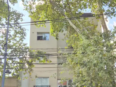 Venta Cochera Cubierta en Florida. Amplia y de fácil Acceso