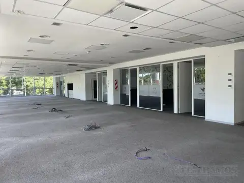 Alquiler de oficina de 900 m2 en Vicente Lopez