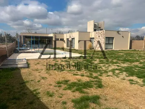 Casa en Alquiler de 3 dormitorios