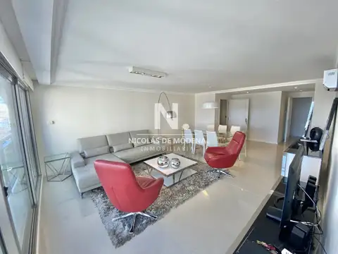 Apartamento en Brava, 3 dormitorios *