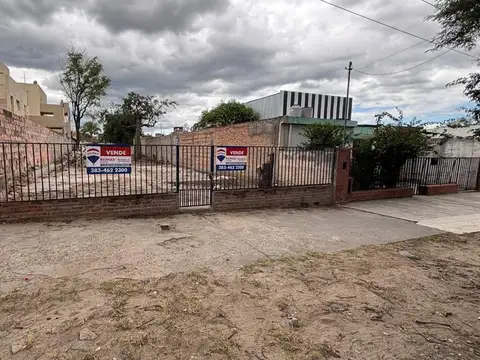 Se vende TERRENO en AVENIDA premium de CATAMARCA