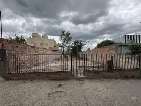 Se vende TERRENO en AVENIDA premium de CATAMARCA