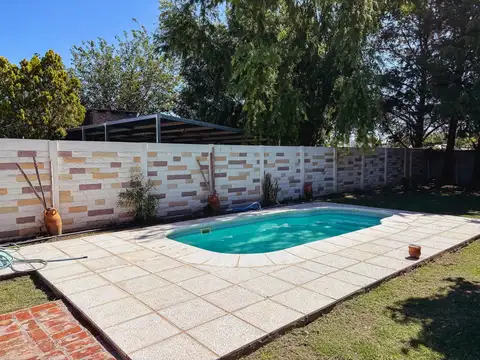 Casa quinta en excelentes condiciones en Lehmann