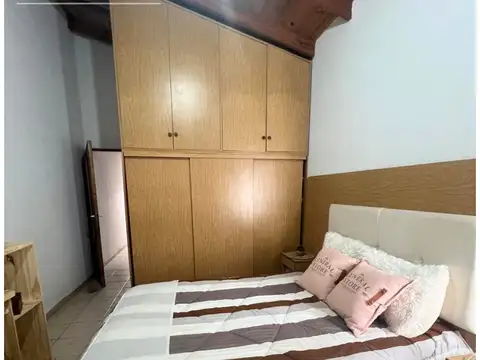 Casa 2 dormitorios, Leguizamón 316, Colón.