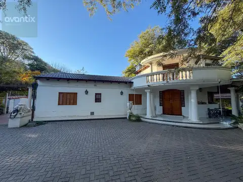 Propiedad exclusiva emplazada en 5000 m2 de terreno