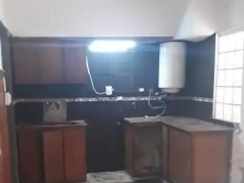 Casa 10 ambientes con 4 baños