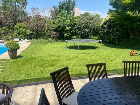 Casa 5 ambientes con 3 baños