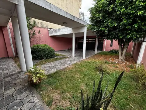 Depto Tipo Casa en Alquiler en Ramos Mejia, $ 1.200.000