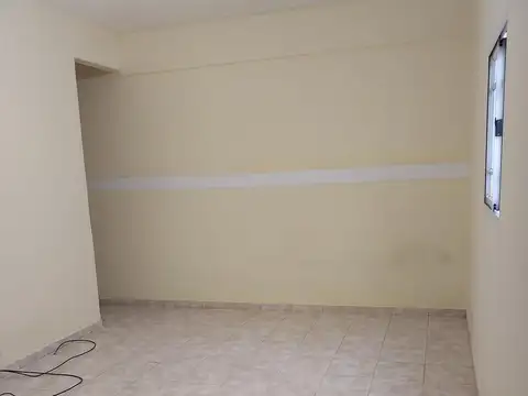 Departamento de tres ambientes en alquiler en Haedo Sur