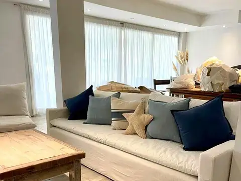 Casa 7 ambientes con 5 baños