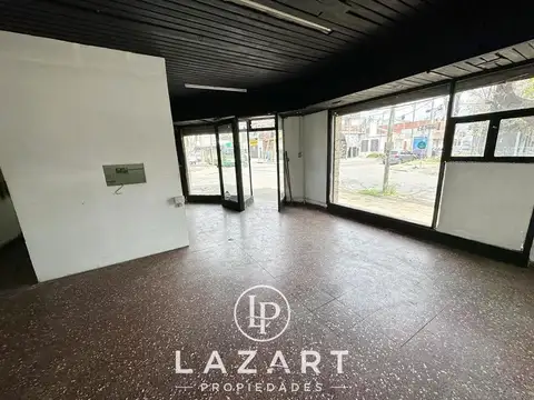 local comercial en esquina doble vidriera