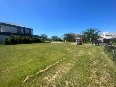 VENTA LOTE BARRIO MARINAS - PUERTOS DEL LAGO