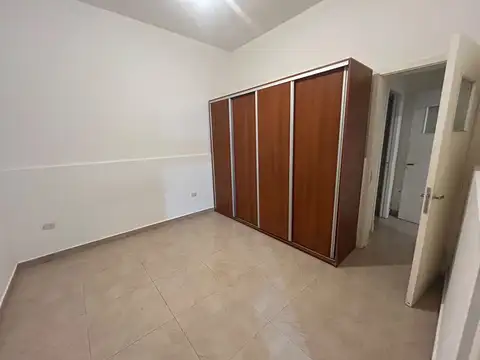 Depto Tipo Casa en Venta 40 años