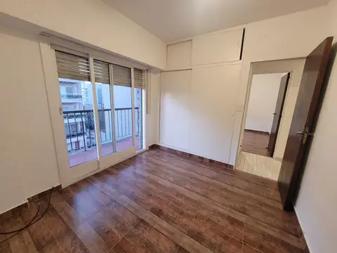 VILLA BALLESTER CENTRO: SEMIPISO 3 AMB CON COCHERA.CONSULTE!
