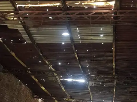 VIVIENDA DE 4 AMBIENTES SOBRE LOTE DE  8,66 x 59.21 aprox