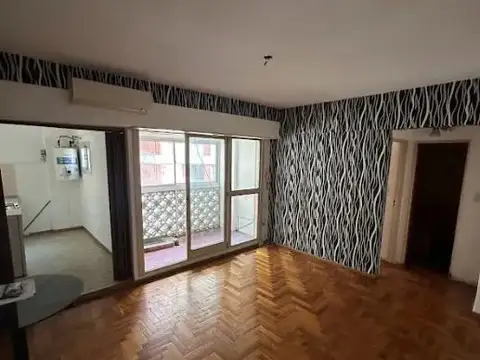Alsina 100, Piso 8