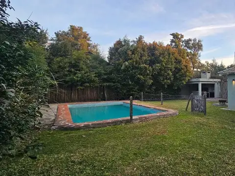 Casa en Venta con 3 cocheras