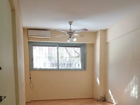 Departamento en Alquiler en Floresta, $ 790.000
