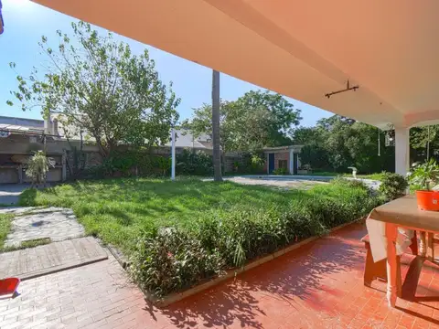 Casa en Venta en Luis Guillon, USD 260.000