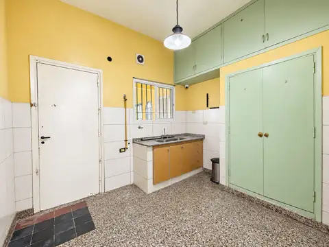 CASA AMERICANA EN VENTA CASTELAR PARQUE QUINCHO