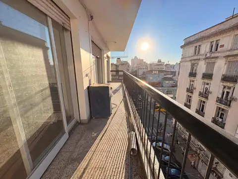 100% luminoso 3 ambientes piso alto! Sol y luz