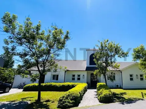 Casa en Alquiler de 4 dormitorios